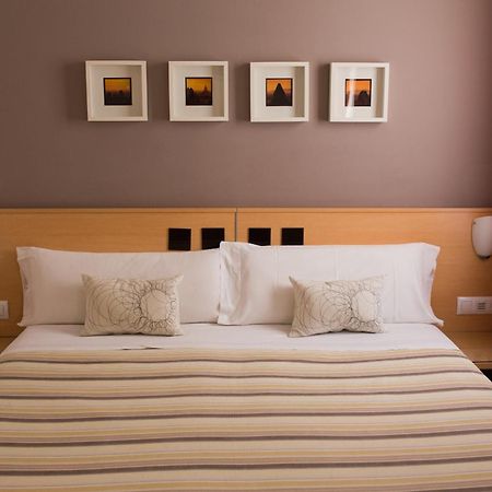 Hostal Albero By Eme Hoteles Sanlucar la Mayor Exterior photo