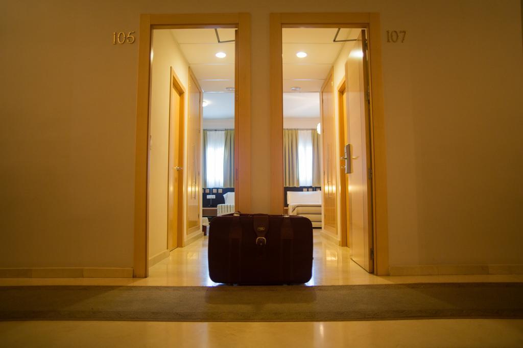 Hostal Albero By Eme Hoteles Sanlucar la Mayor Exterior photo
